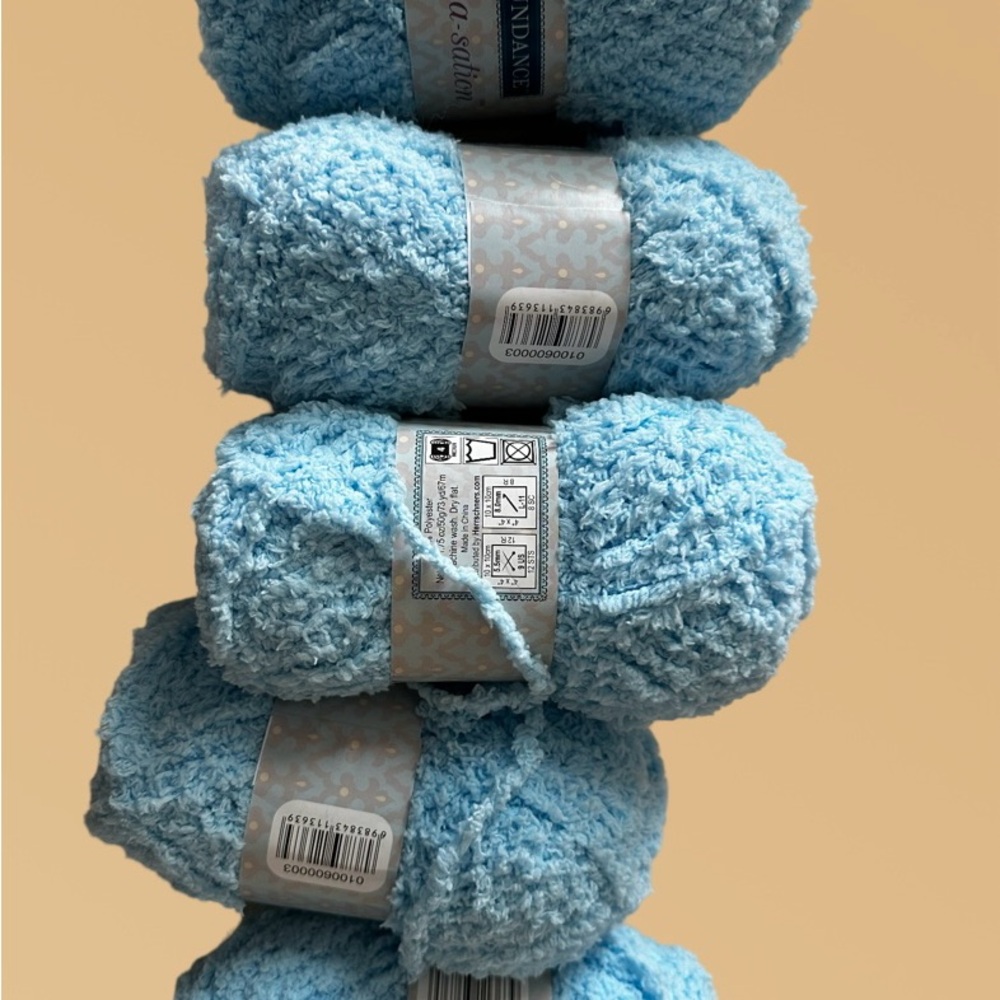 NWT SUNDANCE five scones yarn